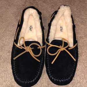 WOMENS UGG SLIPPERS, SIZE 8
